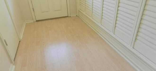 Светлый ламинат и светлые двери: о сочетании цветов