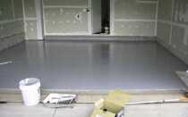 Как положить ламинат на бетонный пол: мастер-класс от профи