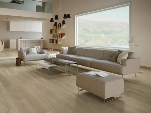 laminat_belyj_dub_v_interere_05