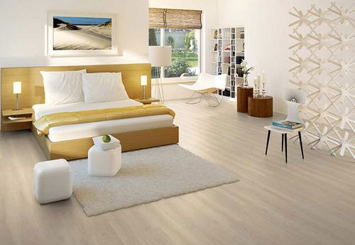 Красивый пол в спальной