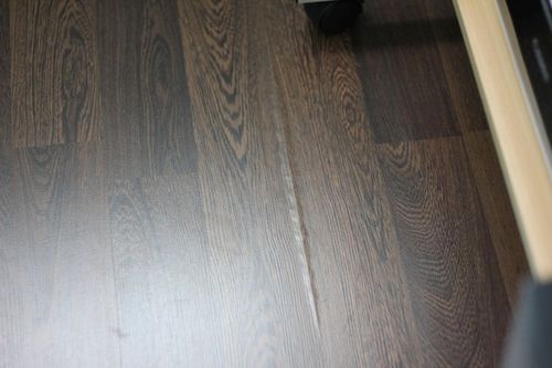 otlezhatsya_laminat_pered_ukladkoj_01