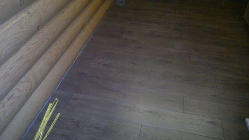 otlezhatsya_laminat_pered_ukladkoj_02
