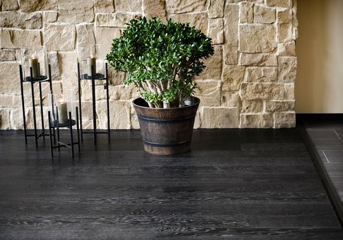 seryj-laminat-v-interere_1